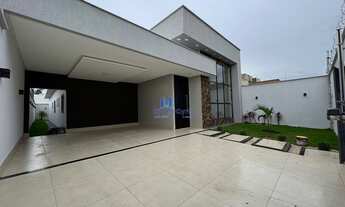 Imagem 3: Casa à venda no Setor Três Marias I em Goiânia GO, com 3 suítes, churrasqueira, piscina e