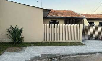 Imagem: Casa Térrea à Venda Espaçosa, 3 Quartos