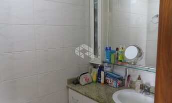 Imagem 5: Apartamento para venda com 67 metros quadrados com 2 quartos em Passo da Areia - Porto Ale