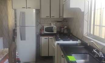 Imagem: Vende-se casa em rua pública