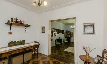 Imagem 4: Casa térrea de 167m2, jardim, hall de entrada, living amplo, 3 dormitórios