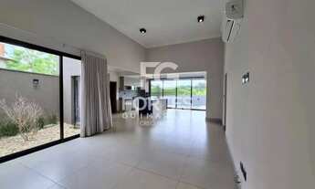 Imagem 3: Casa de Condomínio com Piscina para Locação de 3 Suítes, com 220m² de área construída no C