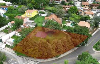 Imagem 2: Terreno de 1.015 m² em bairro residencial, próximo a Lucas Nogueira Garcez em Atibaia