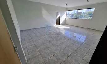 Imagem: Sala de 35m² com lavabo para locação