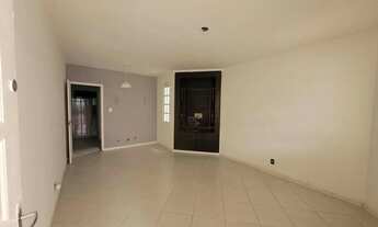 Imagem 3: Casa na Imbetiba para aluguel com 3 suítes, sendo 1 no térreo, e 2 vagas de garagem, Macaé