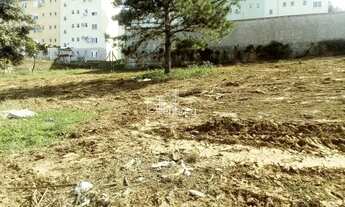 Imagem 4: Terreno amplo, de esquina, posição leste/norte com 1.458 metros quadrados, no bairro Rondô