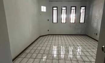 Imagem 5: CASA GRANDE 4 salas e 3/4 PROXIMO AO SHOPPING, USO COMERCIAL OU RESIDENCIAL