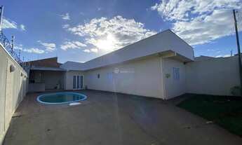 Imagem 3: CASA À VENDA COM PISCINA NO RESIDENCIAL CASA GRANDE EM APUCARANA