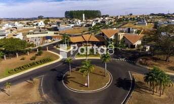 Imagem 2: Seu Novo Lar no Golden Park: Casa Térrea com Energia Fotovoltaica e Lazer Completo