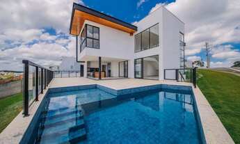 Imagem: Uma casa exclusiva em um amplo terreno de