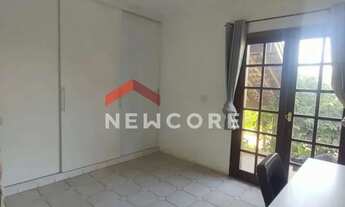 Imagem: Casa de condomínio em Avenida Comendador