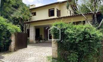 Imagem: Casa com 3 suítes à venda, 397 m² por