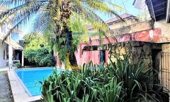 Imagem 4: Casa à venda em Interlagos, 400m², 4 quartos (3 suítes), piscina, jardim, 2 vagas!