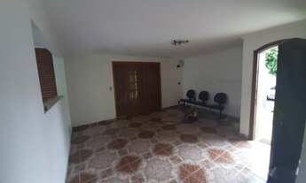 Imagem 3: Casa para venda possui 150 metros quadrados com 3 quartos em Vila Mogilar - Mogi das Cruze