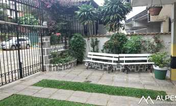 Imagem 2: Apartamento para venda tem 35 metros quadrados com 1 quarto em Alto - Teresópolis - RJ