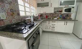 Imagem 5: Excelente Casa Térrea com 3 Dormitórios sendo 1 Suíte e 2 Vagas de Garagem - Bosque dos Ip