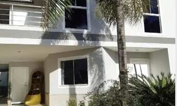 Imagem: Casa 4 qts,piscina, área gourmet Condomínio