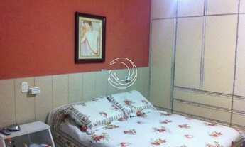 Imagem 4: Casa para venda tem 483 metros quadrados com 7 quartos