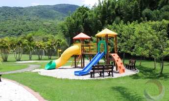 Imagem 2: Casa de condomínio para venda possui 251 metros quadrados com 5 quartos