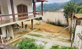 Imagem 2: Casa para venda com 200 metros quadrados com 3 quartos em Golfe - Teresópolis - RJ