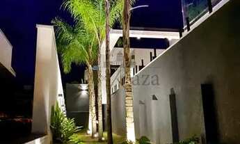 Imagem 3: Casa de condomínio para venda tem 700 metros quadrados com 4 quartos