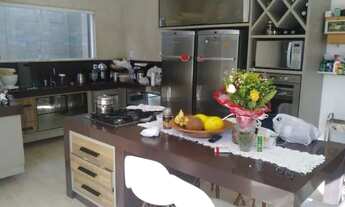 Imagem 4: Casa de Luxo no Condomínio Morada do Rio - 5 Quartos, 500m², 2 Vagas de Garagem