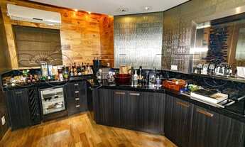 Imagem 4: Flat altíssimo padrão com 250m² que possuí uma mobília refinada, excelente para quem busca