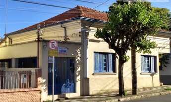 Imagem: Casa de esquina a venda no centro de Araras/SP