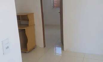 Imagem 3: Alugo quitinete cozinha, uma sala ,e um quarto com banheiro