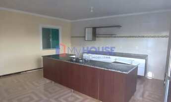 Imagem 3: Casa à Venda com 5/4 sendo uma suíte distribuídos em 170m2, localizado na Avenida Itabuna