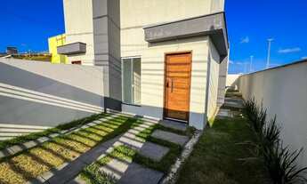 Imagem 2: Casa à Venda no Caminho do Sol com 2 Quartos, Sendo 1 Suíte - Modernidade e Conforto