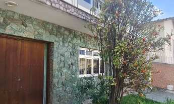 Imagem 2: Sobrado para aluguel possui 174 metros quadrados com 3 quartos