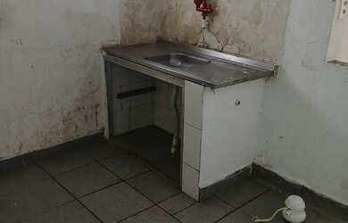 Imagem 5: Aluga se casa 01 dormits bairro c.gde 1.300 pacote. Próximo rua Carvalho de Mendonça