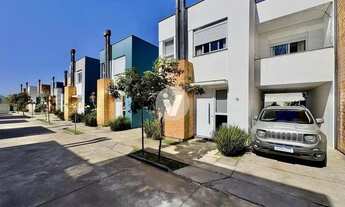 Imagem 2: Casa em condomínio com 03 dormitórios, suíte, localizada no bairro Jardim Berlez