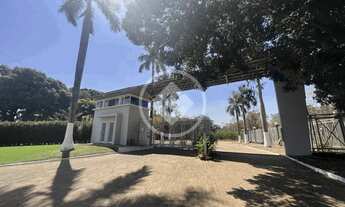 Imagem 6: Vende-se área de alto padrão com 3 casas construídas. 45 mil m2. R$11.500.000,00 Gostou de