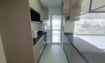 Imagem 5: APTO COM PISO LAMINADO E ARMÁRIOS