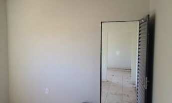 Imagem 2: Sobrado (parte superior) com 1 quarto, sala, banheiro, cozinha e área no bairro Dom Almir