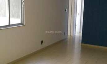 Imagem 3: 4 quartos (sendo 1 de serviço), sala, cozinha com armários 1 vaga na garagem