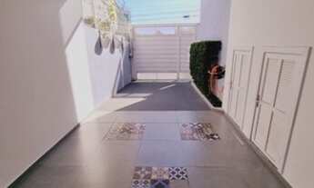 Imagem 3: Linda casa no Balneário Estreito, podendo ser utilizada como residência e sede empresarial