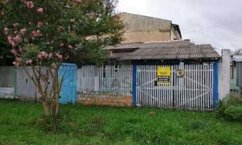 Imagem: Casa de madeira com 02 dormitórios, sala