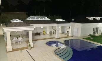 Imagem 6: Mansão Maravilhosa com fino acabamento em estilo Neoclássico. Venha conhecer!