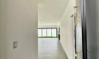 Imagem 3: Casa em Condomínio para Venda em Taubaté, Condomínio Village Taubaté, 3 dormitórios, 3 suí