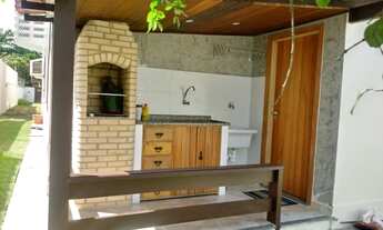 Imagem 2: Casa para aluguel anual, 3 quartos, churrasqueira privativa e piscina do condomínio, Marin