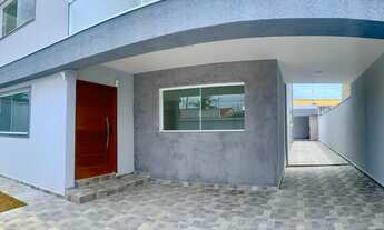 Imagem: Casa de alto padrão a uma quadra do mar