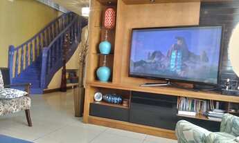 Imagem 6: Casa de condomínio para venda possui 380 metros quadrados com 3 quartos