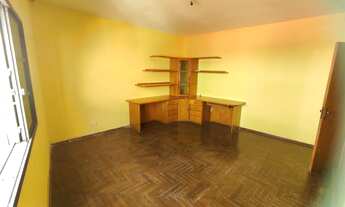 Imagem 2: Casa Centro (ao lado Maioloni Rio de Janeiro) com 4 quartos (1 suíte) + suíte empregada