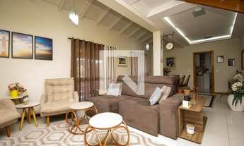 Imagem 2: Casa para Aluguel - Ideal, 3 Quartos, 240 m2