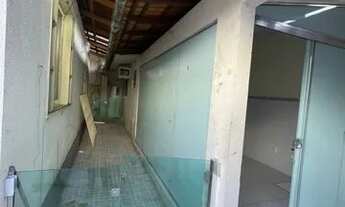 Imagem 4: Casa de condomínio para aluguel e venda possui 336 metros quadrados com 4 quartos