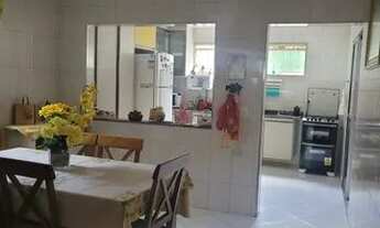 Imagem 6: Casa em rua pública