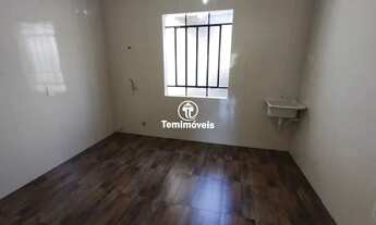 Imagem 5: Casa Comercial no Bairro Glória, 4 Salas, Banheiro, Excelente Localização, Travessa da Rua